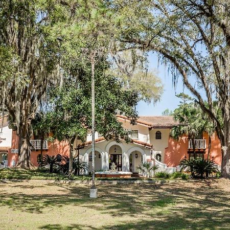 La Casa Inn And Suites Tallahassee Exterior photo