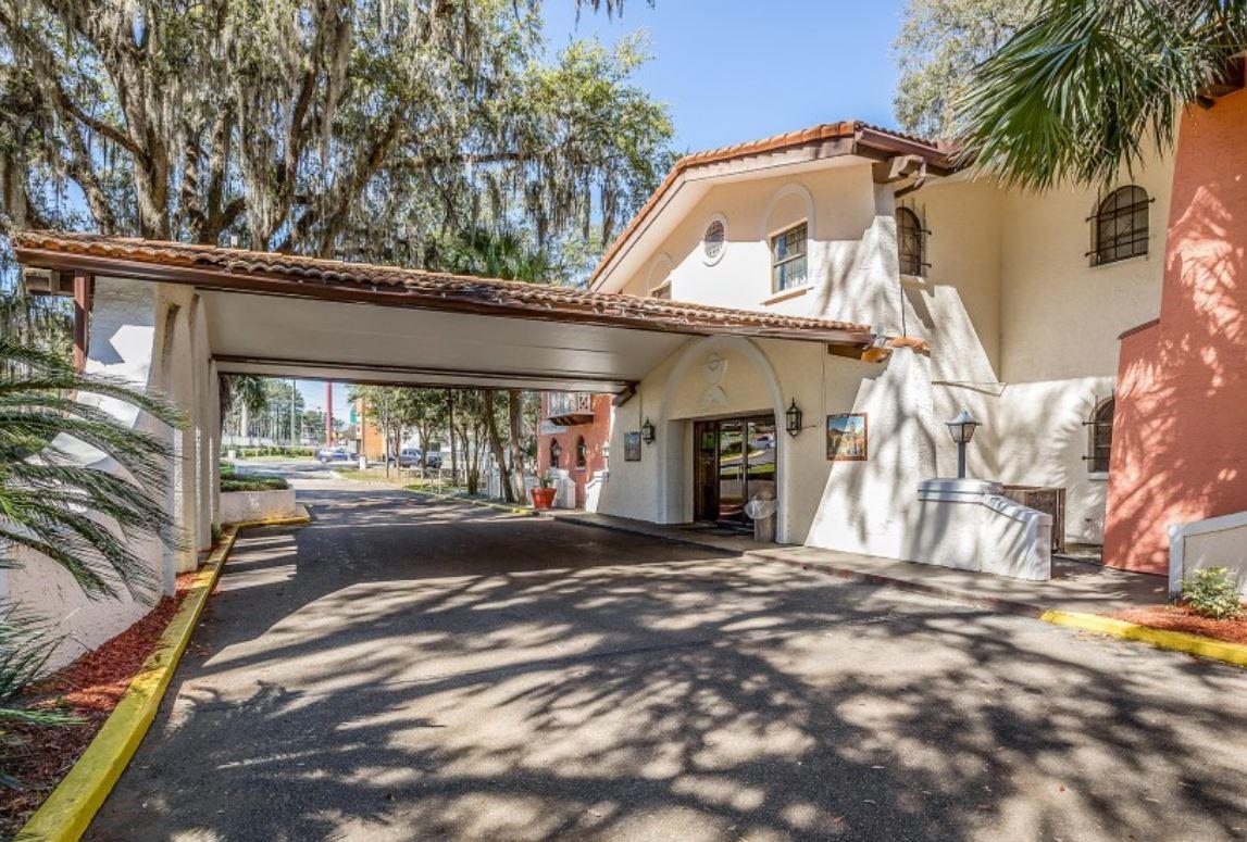 La Casa Inn And Suites Tallahassee Exterior photo